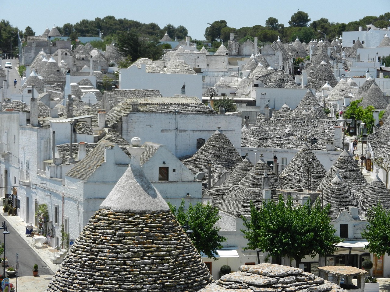 Trulli tipici della Valle dei Trulli, paesaggio rurale meno conosciuto rispetto ad Alberobello.