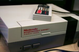 Immagine di cartucce di videogiochi Nintendo vintage su sfondo bianco.