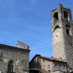 Panorama suggestivo di un piccolo paese piemontese immerso nella tranquillità e nella storia.